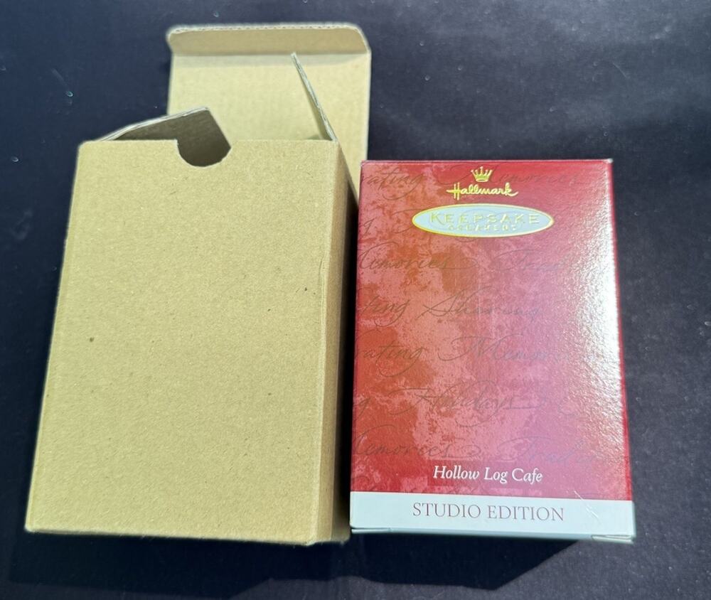 Hallmark Keepsake Studio Edition Hollow Log Cafe Ornament 1999 MIB -46D